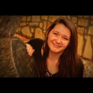 Meet your Posher, Emily